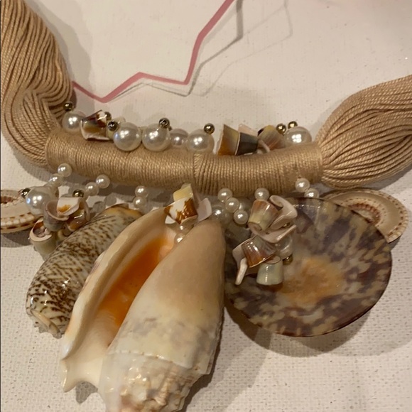 PEARLS AND SHELLS!! PERFECT FOR SPRING!! GET READY - Picture 5 of 7